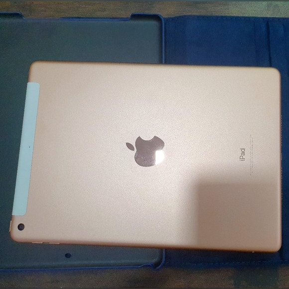 IPAD 6TH GEN 128GB Cellular/Wifi - Picture 11 of 16